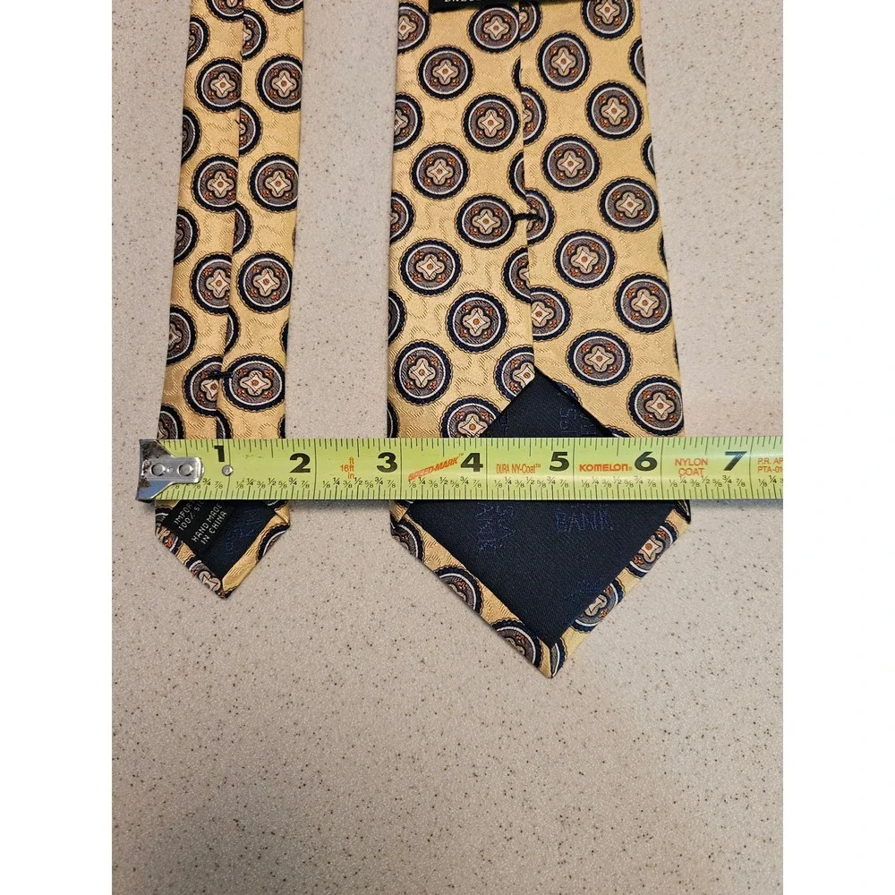 Jos. A. Bank Executive Collection Gold Medallion Silk Tie Geometric Mens 58x4